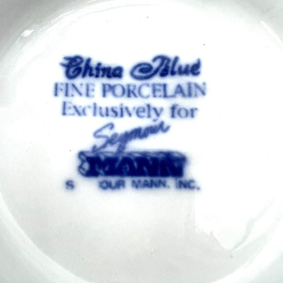 Vintage China Blue Onion for SEYMOUR MANN Covered Pedestal Bowl Dish - Picture 8 of 8